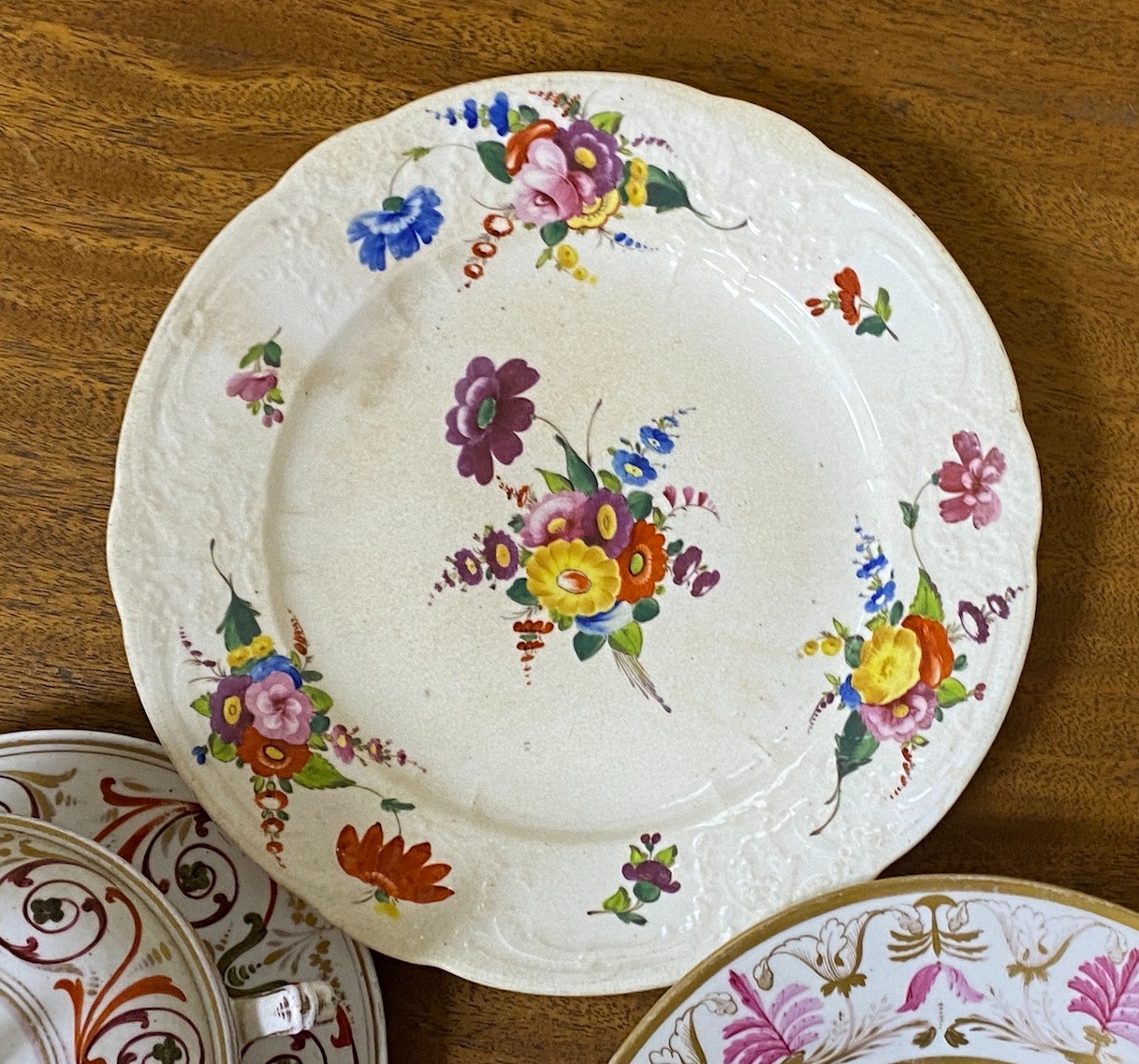 An early 19th century soup bowl, cover and stand, and other ceramics (8)